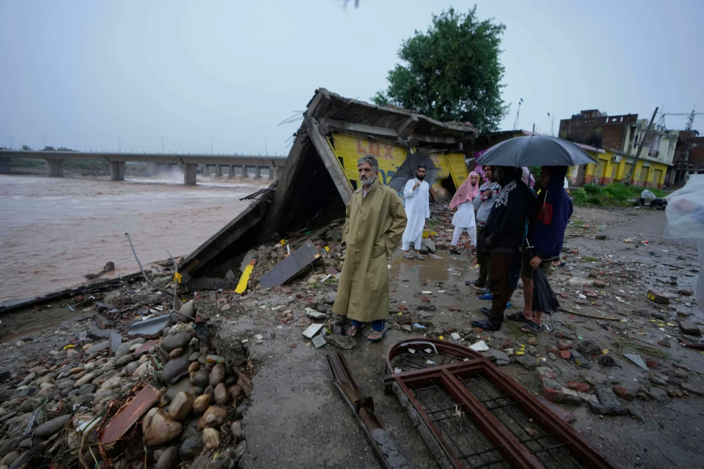 At least 30 people killed in landslide as heavy rains batter northern India