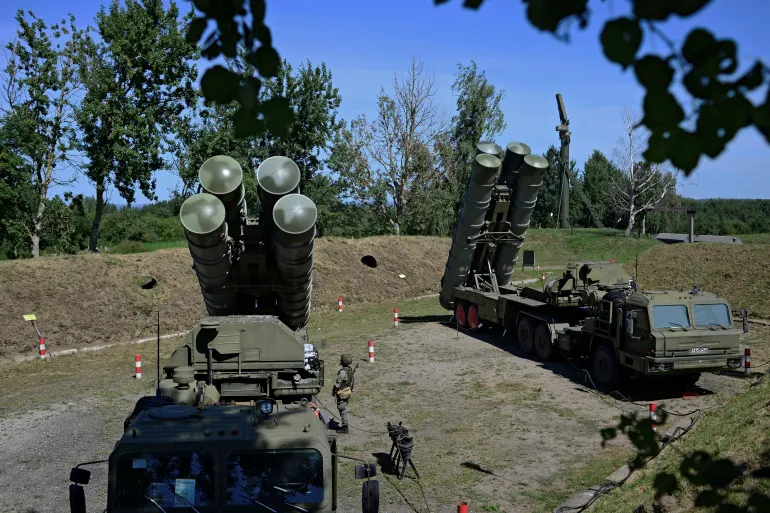 Air force chief Amar Preet Singh says India’s S-400 air defence systems took down most of the Pakistani planes; Pakistan rejects statement.