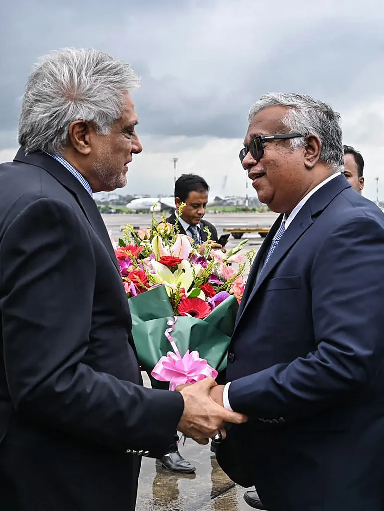 Pakistan News Beat: Pakistan's No 1 News Publisher Pakistan and Bangladesh are set to strengthen ties, with both countries preparing to sign multiple agreements, including those focused on trade.
